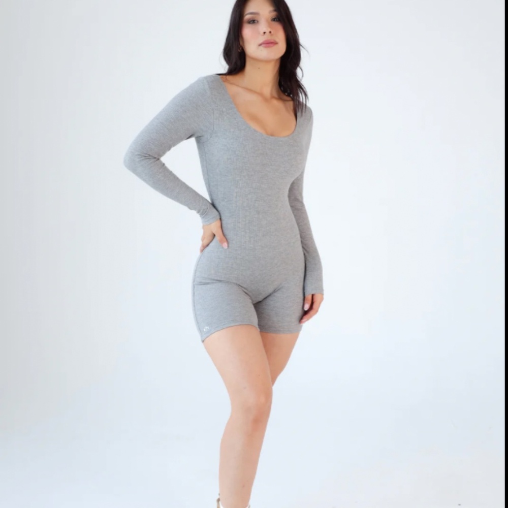 NWT Klassy Network Long Sleeve Scoop Neck Brami Romper size L Grey